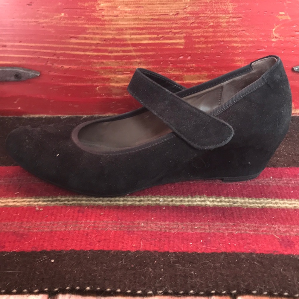 Gabor women’s wedge pumps with strap